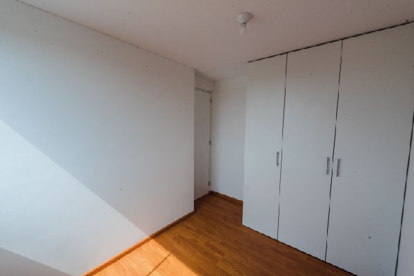 Proyecto Inmobiliario Residencial Violeta- Closet en cuarto_Mesa de trabajo 1